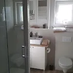 4542 بيت للعطل