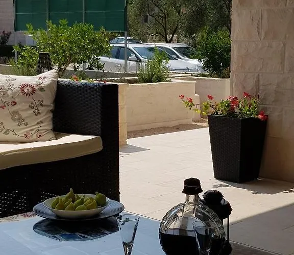 بيت للعطل 4542 مالي ستون