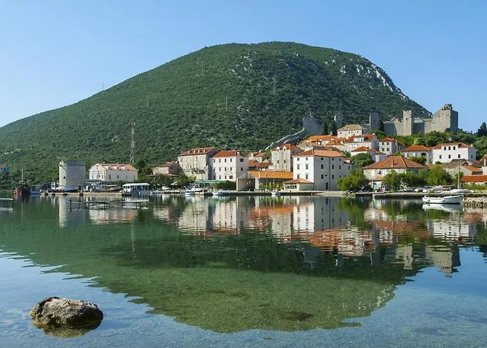 4542 بيت للعطل مالي ستون