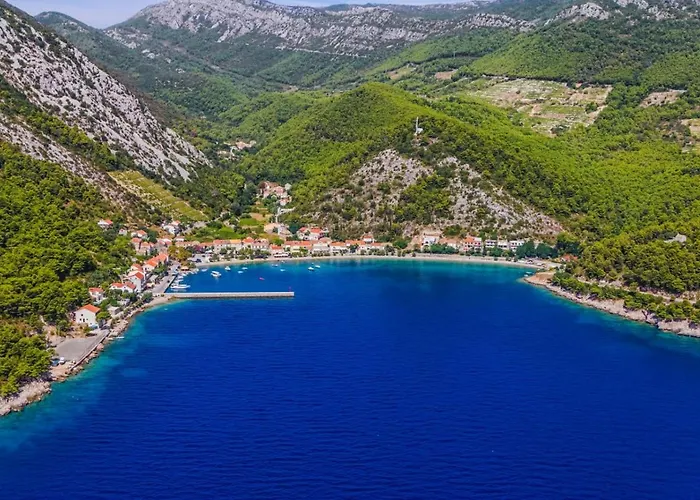 4542 * مالي ستون